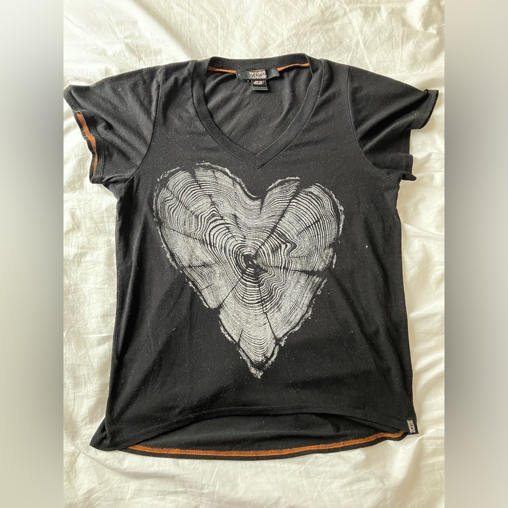 Black Graphic Heart V-Neck Tee by Prana